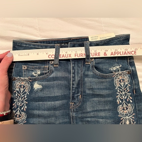American Eagle Super Hi-Rise Mini Jean Skirt Stretch Embroidered Distressed SZ 0 - Picture 13 of 13